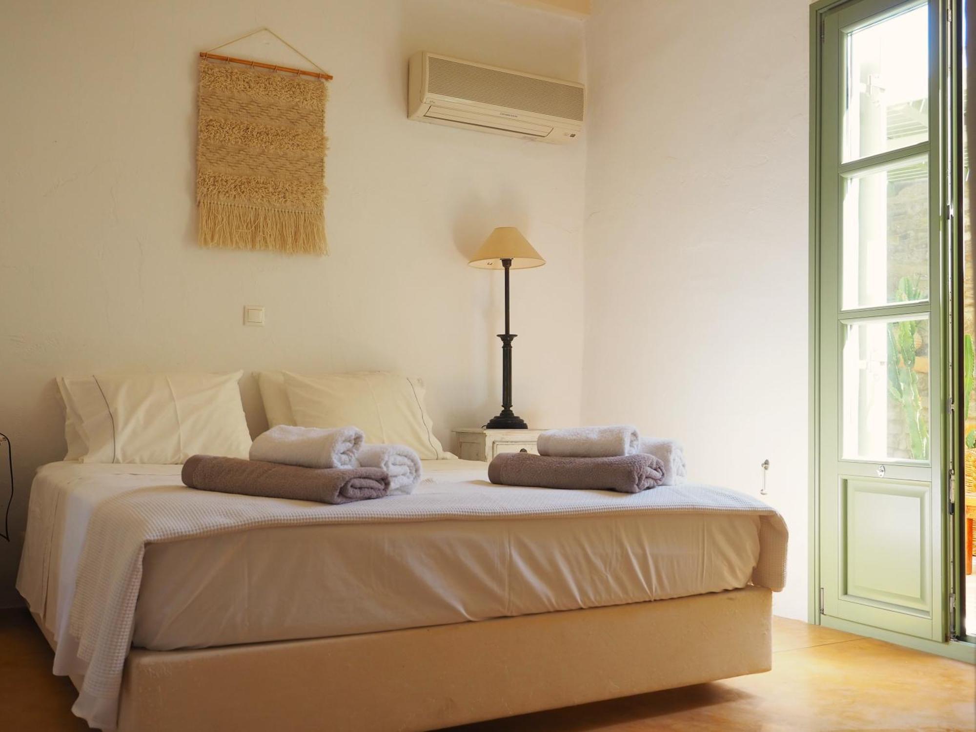 Ochre Dream, Beach Front & Sunset Villa Naousa Room photo